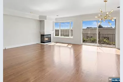 119 Panorama Drive 119 #119, Edgewater, NJ 07020 - Photo 6