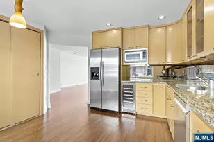 119 Panorama Dr 119, Edgewater, NJ 07020 - Photo 14