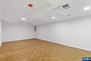 119 Panorama Dr 119, Edgewater, NJ 07020 - Photo 32