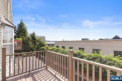 119 Panorama Drive 119 #119, Edgewater, NJ 07020 - Photo 4