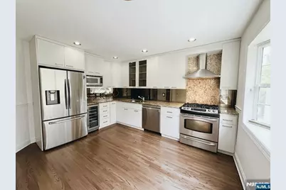 119 Panorama Drive 119 #119, Edgewater, NJ 07020 - Photo 8