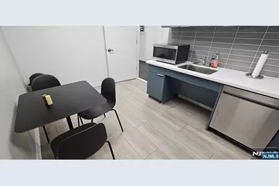 972 Broad Street Floor 3 #Floor 3, Newark, NJ 07102 - Photo 18