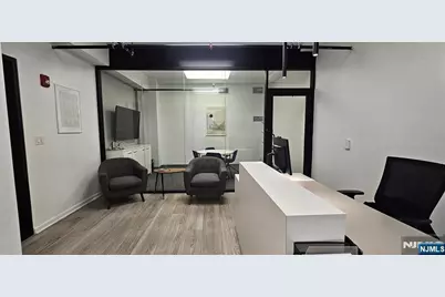 972 Broad Street Floor 3 #Floor 3, Newark, NJ 07102 - Photo 1
