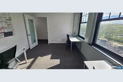 972 Broad Street Floor 3 #Floor 3, Newark, NJ 07102 - Photo 4