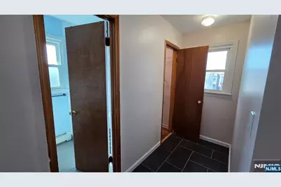 159-161 Tappan Street Top Floor #top floor, Kearny, NJ 07032 - Photo 4