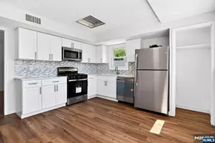 292 Louis Street 1Fl, Hackensack, NJ 07601 - Photo 1
