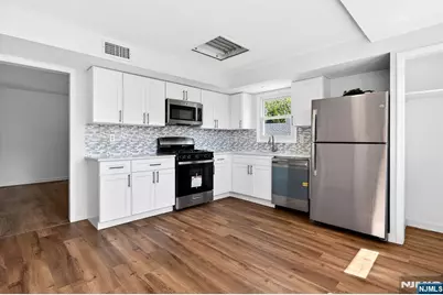 292 Louis Street 1Fl #1FL, Hackensack, NJ 07601 - Photo 2