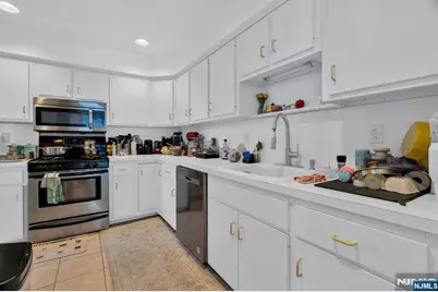 266 Garibaldi Avenue, Lodi, NJ 07644 - Photo 18