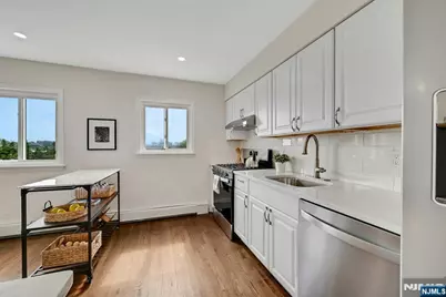 41A Edgewater Place, Edgewater, NJ 07020 - Photo 10