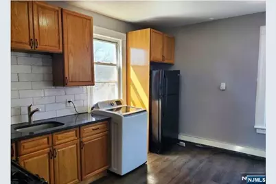 301 Burhans Avenue, Haledon, NJ 07508 - Photo 4
