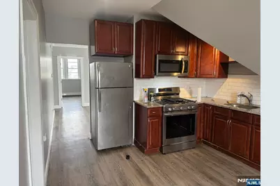 301 Burhans Avenue, Haledon, NJ 07508 - Photo 22