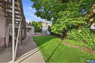 388 Highland Avenue, Cliffside Park, NJ 07010 - Photo 10