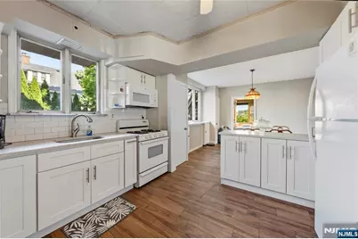 388 Highland Avenue, Cliffside Park, NJ 07010 - Photo 22