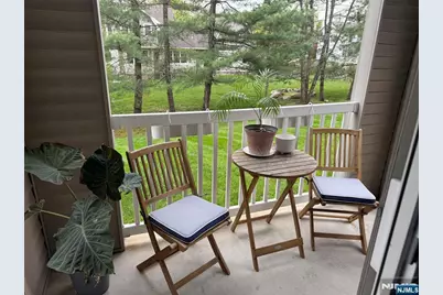 215 Orchard Pk 215 #215, Allendale, NJ 07401 - Photo 8