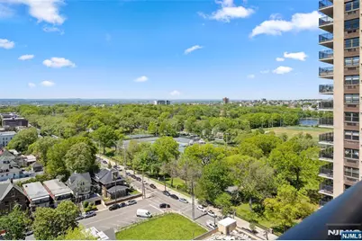 7855 Boulevard East 19L #19L, North Bergen, NJ 07047 - Photo 6