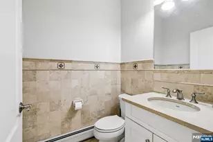 330 New York Ave B, Fort Lee, NJ 07024 - Photo 18