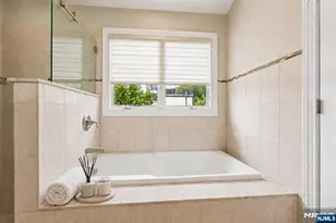 330 New York Ave B, Fort Lee, NJ 07024 - Photo 30