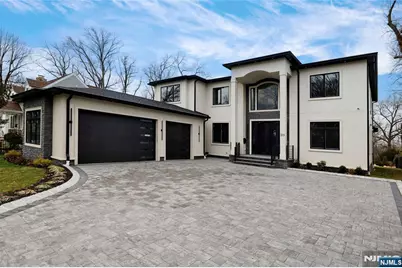 311 Farview Avenue, Paramus, NJ 07652 - Photo 2