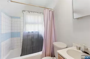 144-146 Pearsall, Jersey City, NJ 07305 - Photo 22