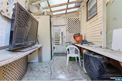 144-146 Pearsall, Jersey City, NJ 07305 - Photo 28