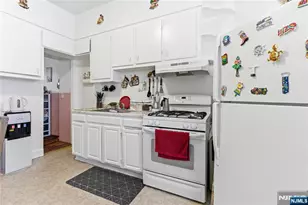144-146 Pearsall, Jersey City, NJ 07305 - Photo 14