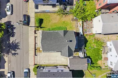 144-146 Pearsall, Jersey City, NJ 07305 - Photo 32