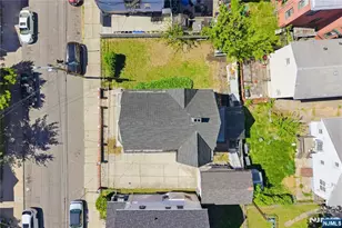 144-146 Pearsall, Jersey City, NJ 07305 - Photo 32