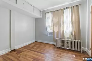 144-146 Pearsall, Jersey City, NJ 07305 - Photo 10