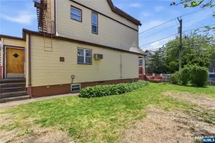 144-146 Pearsall, Jersey City, NJ 07305 - Photo 30
