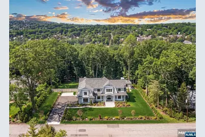 396 Knollwood Road, Ridgewood, NJ 07450 - Photo 2