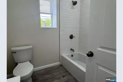 49 Summit Avenue 2 #2, Lyndhurst Township, NJ 07071 - Photo 6
