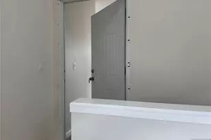49 Summit Ave 2, Lyndhurst Township, NJ 07071 - Photo 20