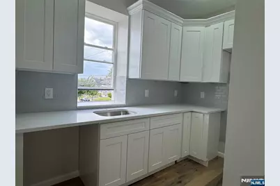 49 Summit Avenue 2 #2, Lyndhurst Township, NJ 07071 - Photo 2
