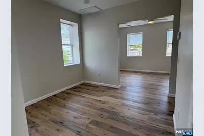 49 Summit Avenue 2 #2, Lyndhurst Township, NJ 07071 - Photo 8