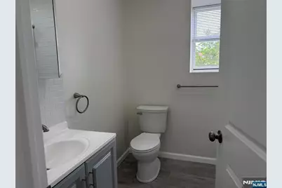 49 Summit Avenue 2 #2, Lyndhurst Township, NJ 07071 - Photo 8
