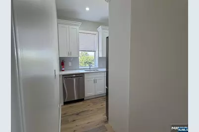 49 Summit Avenue 2 #2, Lyndhurst Township, NJ 07071 - Photo 6