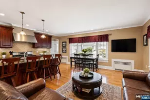 7 Wayland Dr, Verona, NJ 07044 - Photo 12