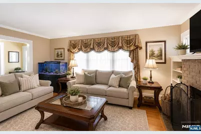 7 Wayland Drive, Verona, NJ 07044 - Photo 8