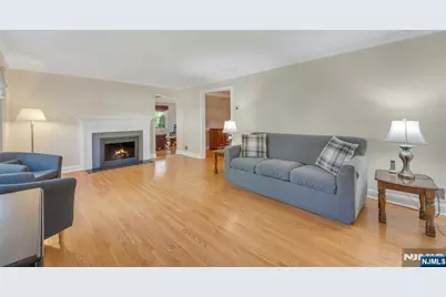 678 Millbrook Road, River Edge, NJ 07661 - Photo 2