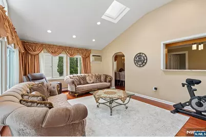 874 Elm Avenue, River Edge, NJ 07661 - Photo 4
