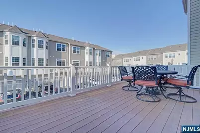 7 Eisenhower Lane, Wood Ridge, NJ 07075 - Photo 16