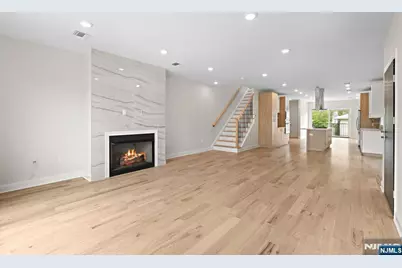 332 12th Street B #B, Palisades Park, NJ 07650 - Photo 4