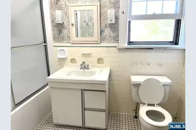 126 Gordon Street, Ridgefield Park, NJ 07660 - Photo 14
