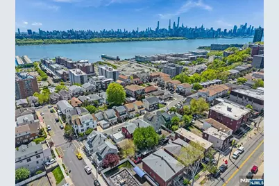 136 Cedar Street, Cliffside Park, NJ 07010 - Photo 28