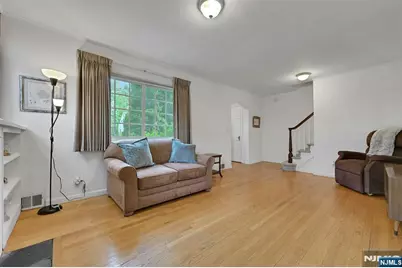 44 Golf Court, Teaneck Township, NJ 07666 - Photo 4