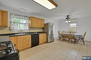 44 Golf Ct, Teaneck Township, NJ 07666 - Photo 4