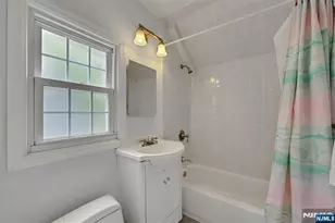 44 Golf Ct, Teaneck Township, NJ 07666 - Photo 10