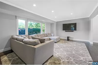 248 Wayfair Circle, Franklin Lakes, NJ 07417 - Photo 4
