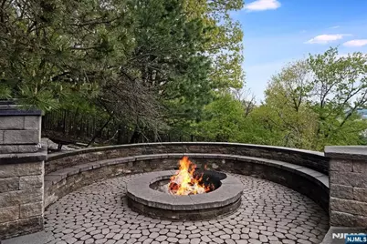 47 Mountainwood Court, Totowa, NJ 07512 - Photo 32