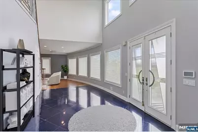 47 Mountainwood Court, Totowa, NJ 07512 - Photo 2